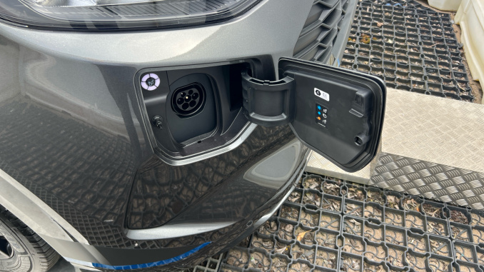 Ford Transit Custom 320 L1 Petrol Fwd 2.5 PHEV 232ps H1 Double Cab Van Sport Auto [NI] - Image 39